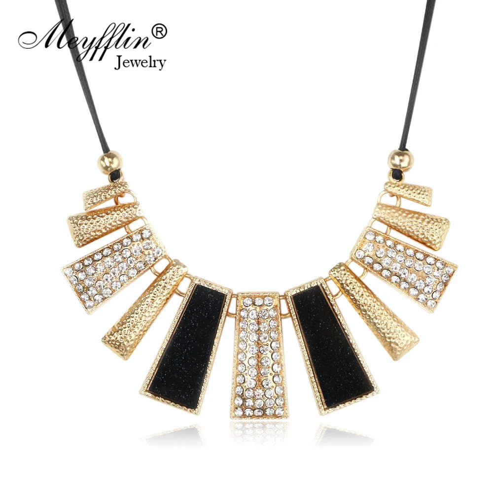 Statement Necklaces & Pendants