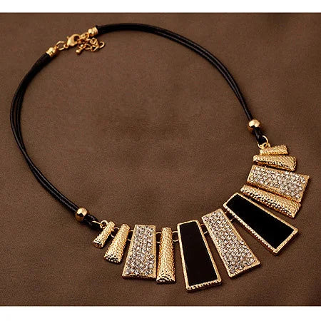 Statement Necklaces & Pendants
